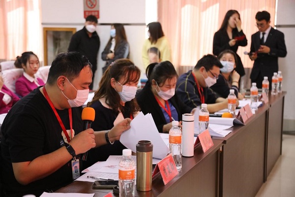 2022年3月26日14點，第十二屆全國大學生電子商務“創(chuàng)新、創(chuàng)意及創(chuàng)業(yè)”挑戰(zhàn)賽保定理工學院校賽決賽在一教211報告廳順利舉行。