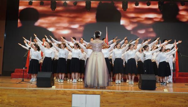“青春孕育無限希望，青年創(chuàng)造美好明天”大型合唱會圓滿落幕！
