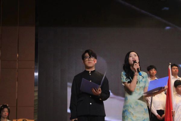 “青春孕育無限希望，青年創(chuàng)造美好明天”大型合唱會圓滿落幕！
