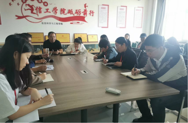 強(qiáng)技能，促提升——信息科學(xué)與工程學(xué)院教師技能系列培訓(xùn)（三）順利開展