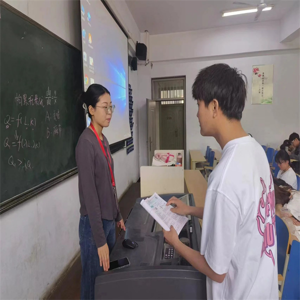 反思促成長，共建好學(xué)風(fēng)