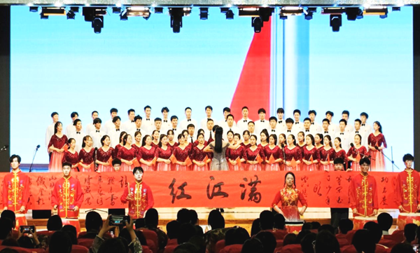 保定理工學(xué)院||管理學(xué)院||我校舉辦“青春孕育無限希望，青年創(chuàng)造美好明天”大型合唱會