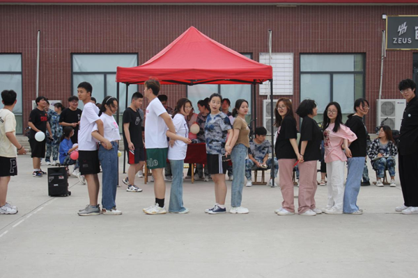 保定理工學(xué)院‖管理學(xué)院‖我院舉辦“運(yùn)動(dòng)青春，快樂(lè)無(wú)限”趣味運(yùn)動(dòng)會(huì)