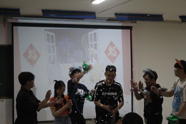 保定理工學院‖管理學院‖我院舉行“星光閃耀，激情夏夜”才藝展示大賽