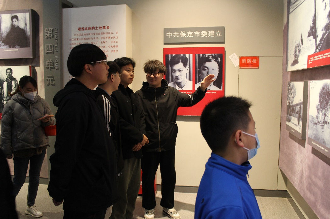 保定理工學院|管理學院|憶苦思甜祭烈士，風起清明表哀思