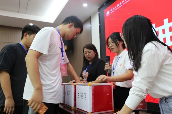 學(xué)風(fēng)建設(shè)｜保定理工學(xué)院｜管理學(xué)院｜先進引領(lǐng)方向，榜樣凝聚力量（十一）