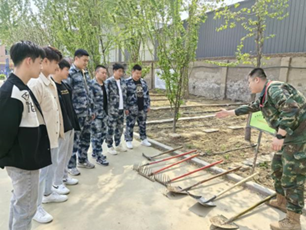 勞動教育|保定理工學(xué)院|管理學(xué)院|學(xué)習(xí)勞動精神·踐行勞動育人-跟著節(jié)氣學(xué)種植，分享勞動創(chuàng)造的美好樂趣