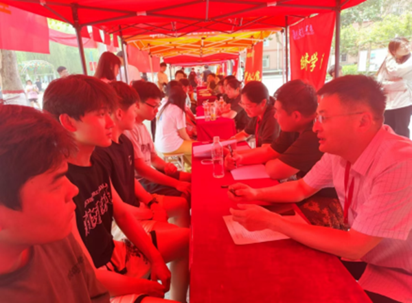 就業(yè)幫扶|保定理工學(xué)院|管理學(xué)院|“望聞問(wèn)切”摸清學(xué)生需求，“把脈問(wèn)診”開出就業(yè)良方
