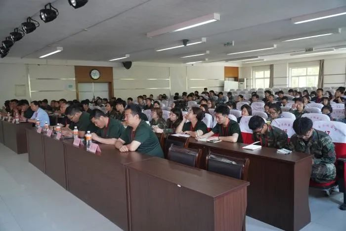 保定理工學(xué)院組織召開征兵工作培訓(xùn)會