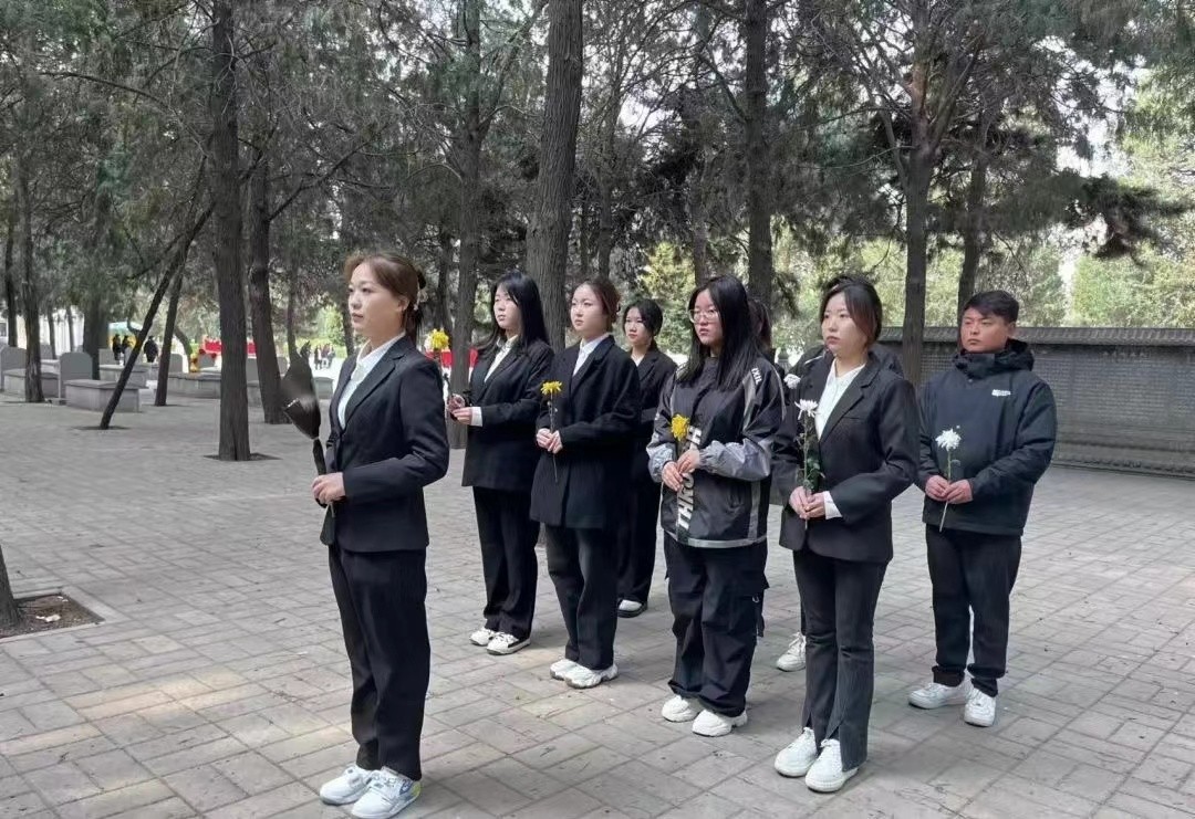 保理會計(jì)學(xué)院緬懷革命烈士,繼承先烈遺志