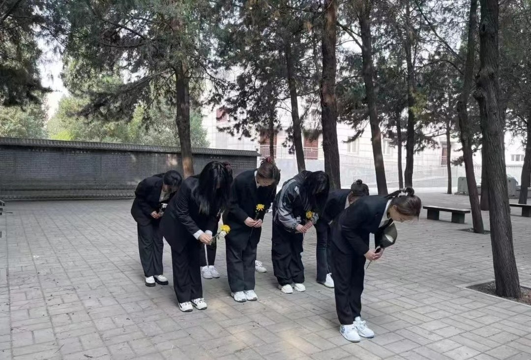保理會計(jì)學(xué)院緬懷革命烈士,繼承先烈遺志