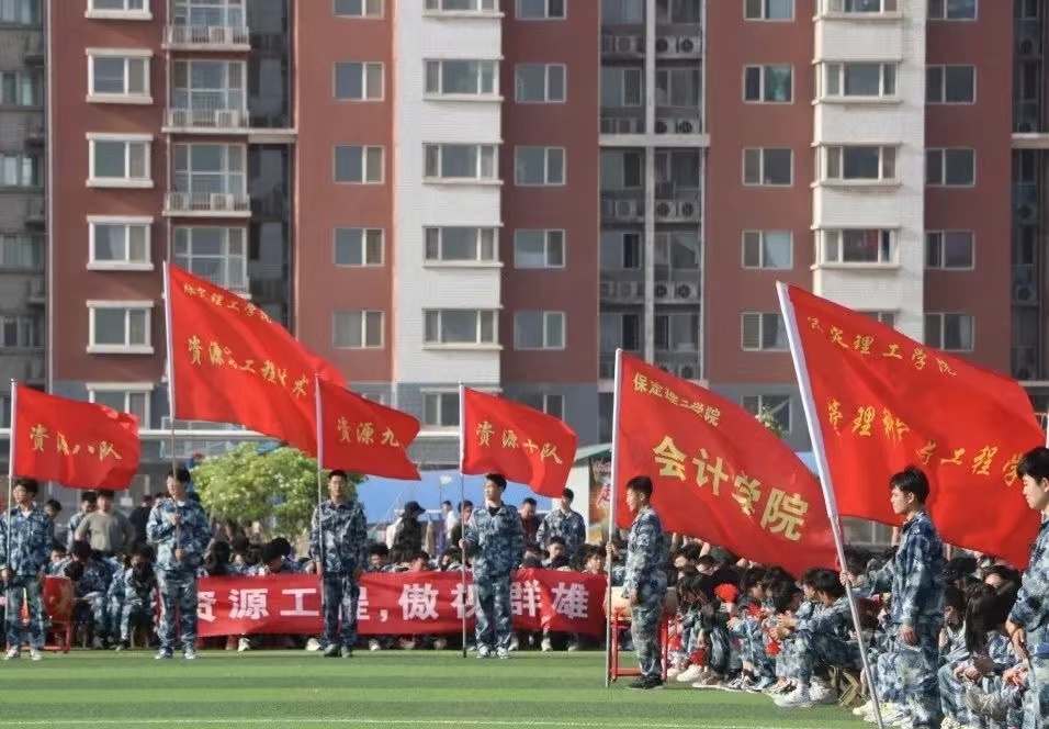 保理會(huì)計(jì)學(xué)院以隊(duì)列會(huì)操比賽為始,共著你我青春華章