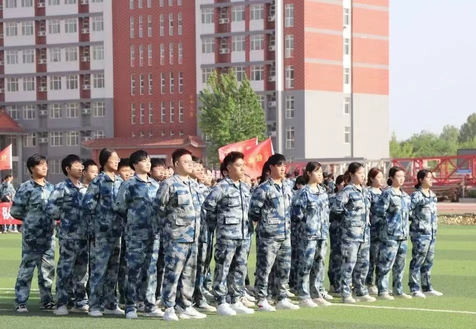 保理會(huì)計(jì)學(xué)院以隊(duì)列會(huì)操比賽為始,共著你我青春華章