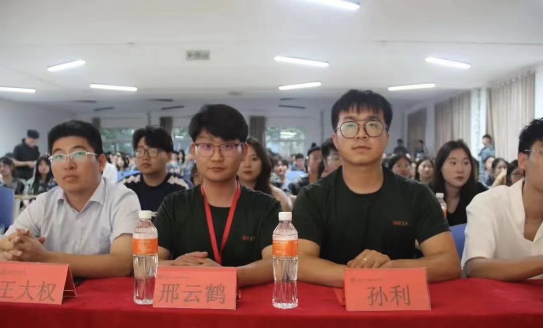 保理會計學(xué)院聚青春之火，譜會院華章