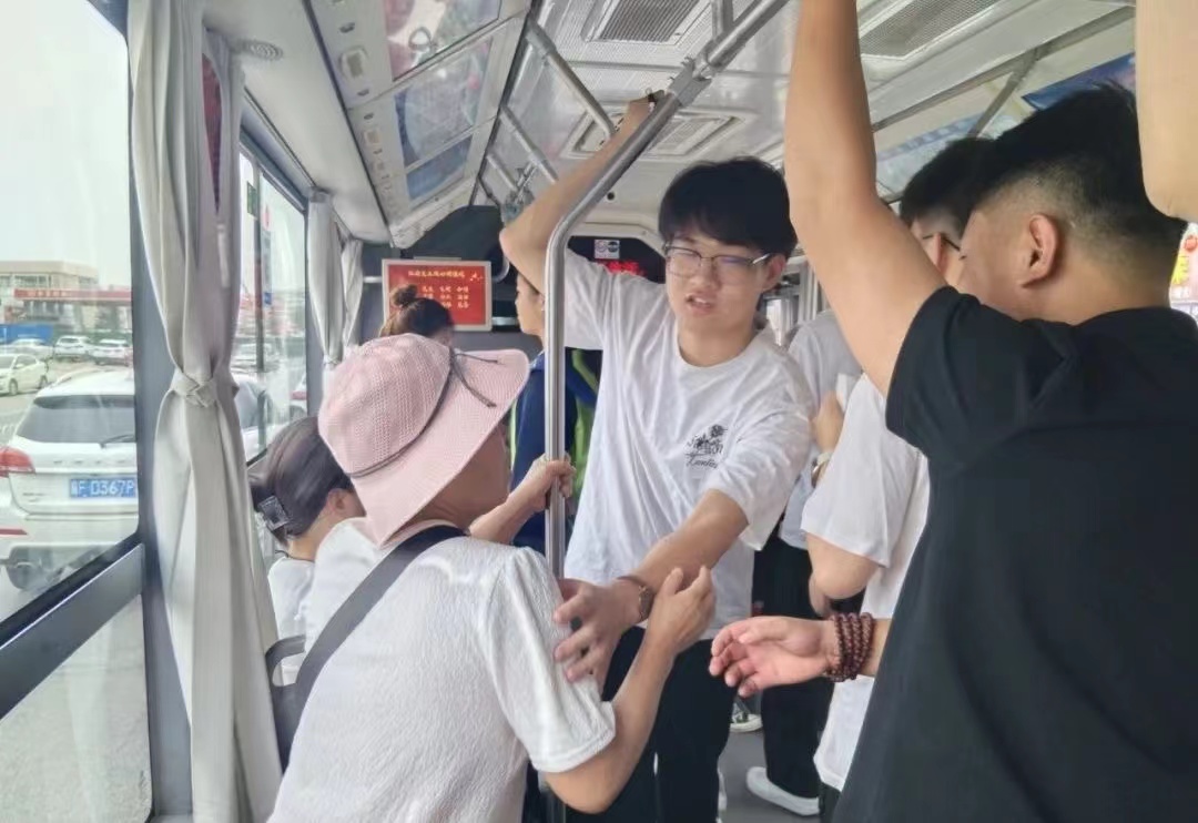 志愿服務(wù)助你我 生態(tài)保護靠大家