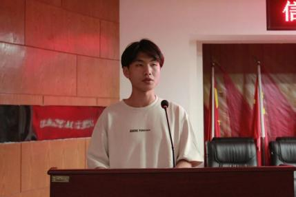 勞動鑄就夢想 奮斗開創(chuàng)未來 信息科學(xué)與工程學(xué)院開展勞動教育月 表彰大會
