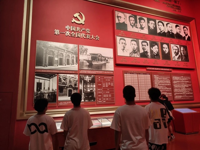 重溫紅色精神，觀今朝之發(fā)展——信息科學(xué)與工程學(xué)院愛國主義教育實踐團赴中國共產(chǎn)黨歷史展覽館紀(jì)實