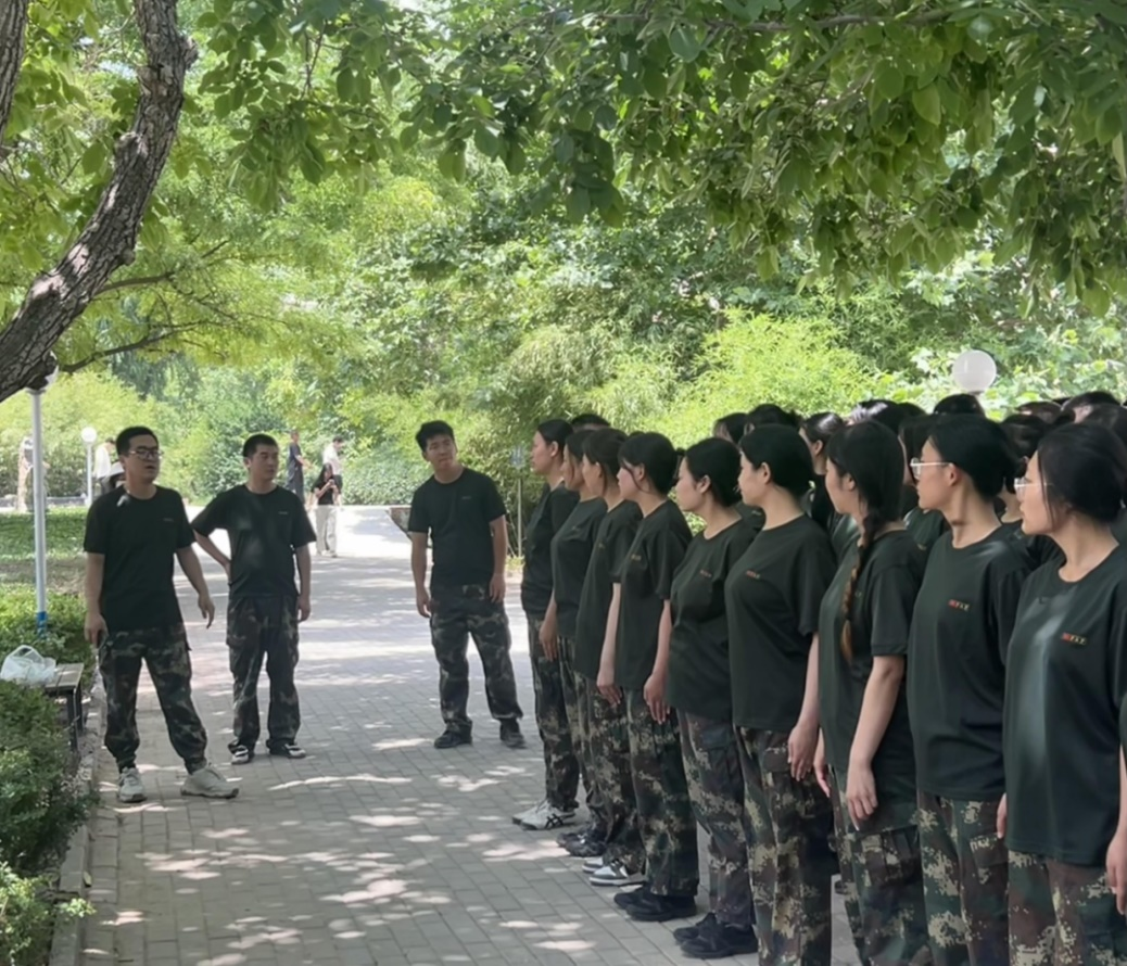 勇毅堅韌鋼如鐵,磨礪青春熱血燃——新入職輔導(dǎo)員培訓(xùn)第二天