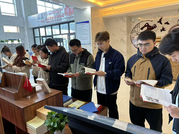 團日活動|保定理工學院|管理學院|追尋紅色記憶，傳承革命精神