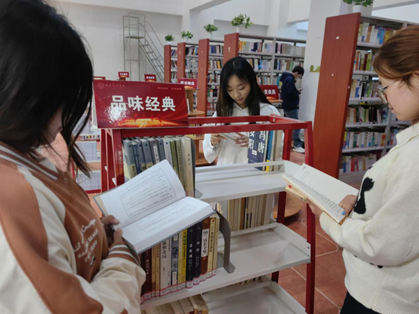 團日活動|保定理工學院|管理學院|追尋紅色記憶，傳承革命精神