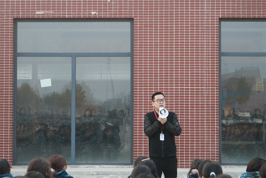 師生并進攜手遠，交流互促譜新篇