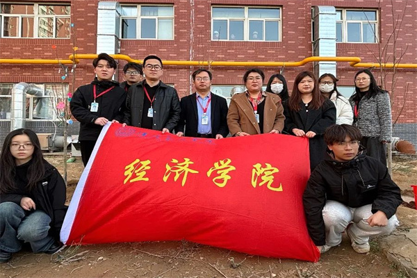 保定理工學(xué)院經(jīng)濟(jì)學(xué)院開展“播種綠色希望，共建美麗校園”植樹節(jié)主題活動(dòng)