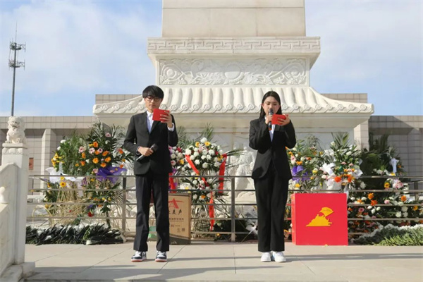 【黨心凝聚，團建生輝】清明祭忠魂，追遠思奮進——保定理工學院經(jīng)濟學院開展徒步祭掃烈士陵園活動