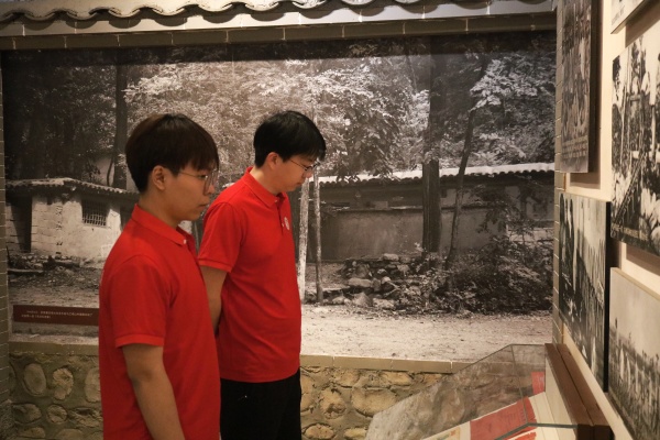 保定理工學(xué)院經(jīng)濟(jì)學(xué)院開展“行走的大思政課”——走進(jìn)晉察冀邊區(qū)革命紀(jì)念館，踏尋紅色足跡，傳承革命精神