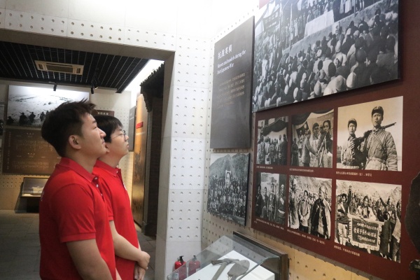 保定理工學(xué)院經(jīng)濟(jì)學(xué)院開展“行走的大思政課”——走進(jìn)晉察冀邊區(qū)革命紀(jì)念館，踏尋紅色足跡，傳承革命精神