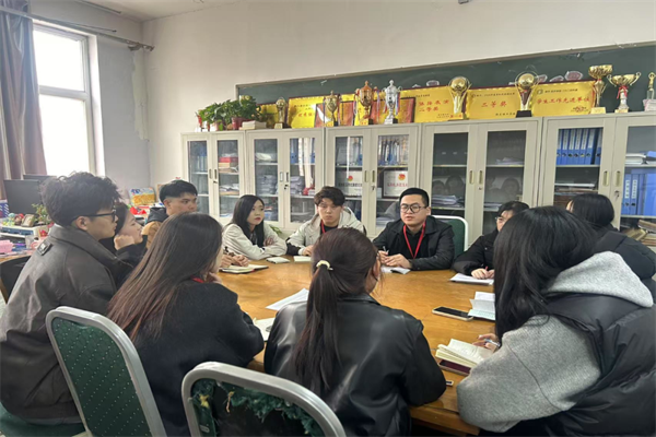 【輔育新知，管培賦能】黨務(wù)思政，育夢(mèng)同行——保定理工學(xué)院經(jīng)濟(jì)學(xué)院成功舉辦輔導(dǎo)員黨務(wù)和思想政治教育會(huì)