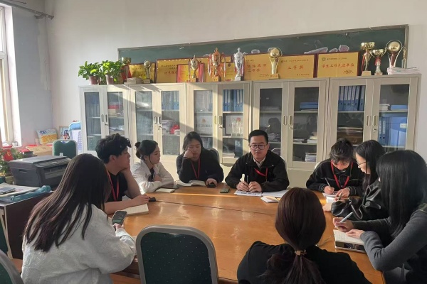 【輔育新知，管培賦能】從思到行，解鎖輔導(dǎo)員科研新境界?——?輔導(dǎo)員科研能力思與行培訓(xùn)會(huì)圓滿舉行