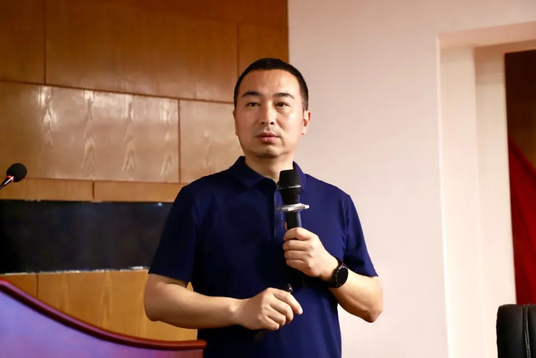 宣講燃軍夢,青春筑國防—保定理工學(xué)院征兵宣傳進校園